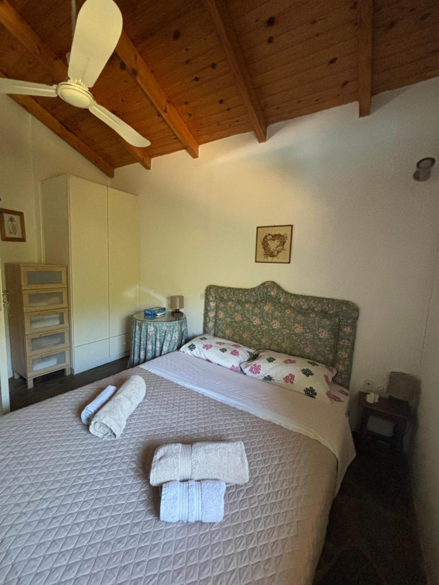 Country House With Pool And Big Garden オロポス エクステリア 写真