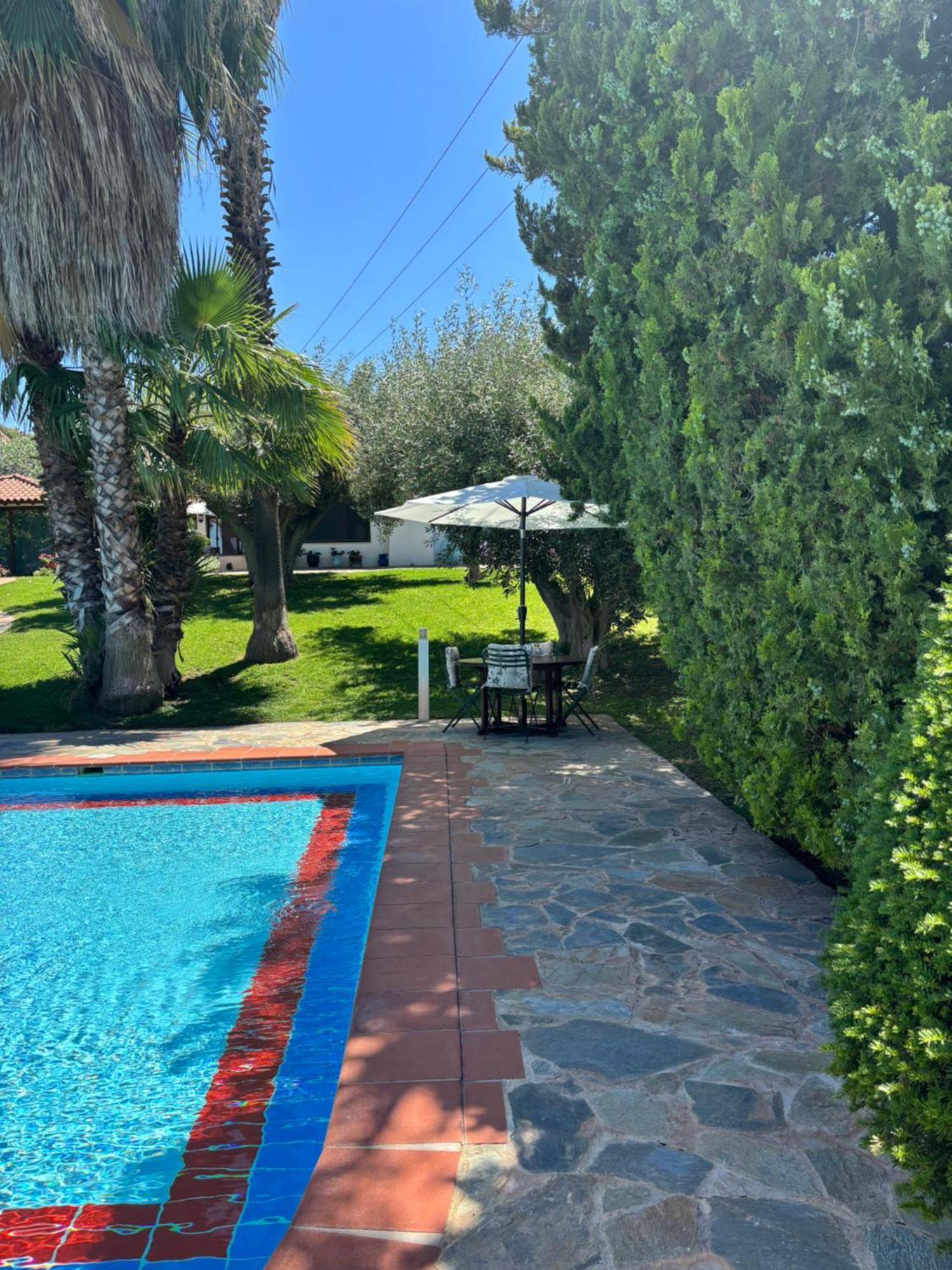Country House With Pool And Big Garden オロポス エクステリア 写真