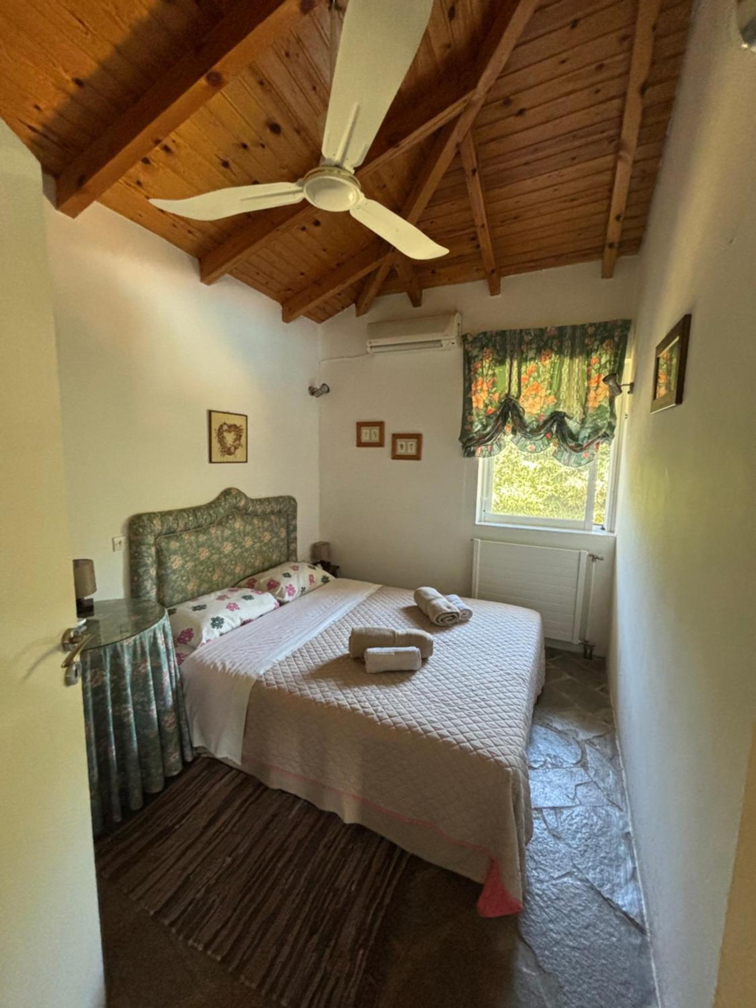 Country House With Pool And Big Garden オロポス エクステリア 写真